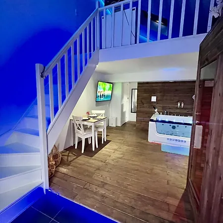 Holiday home Lovely